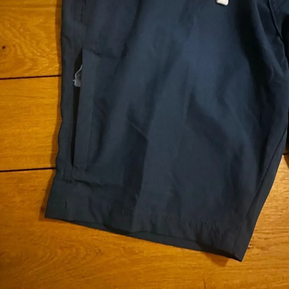 NWT Trunks 360 utility shorts 30 navy